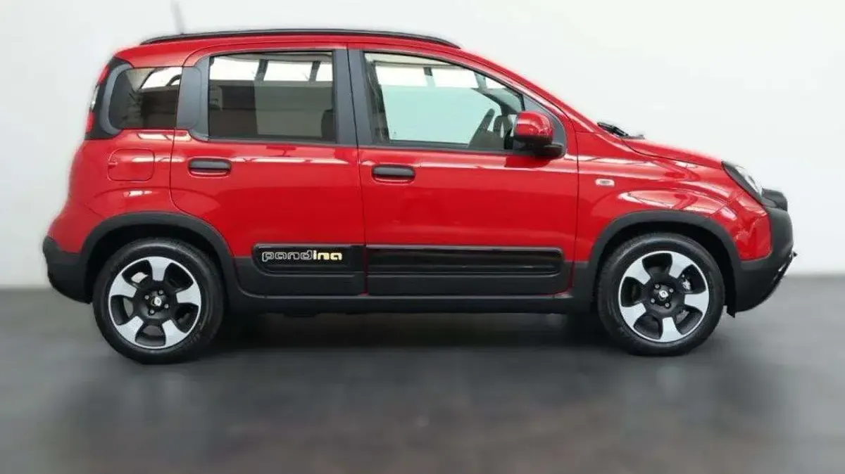 Nuova Fiat Panda Cross 69 CV (50 kW) 2026 Rosso Utilitaria