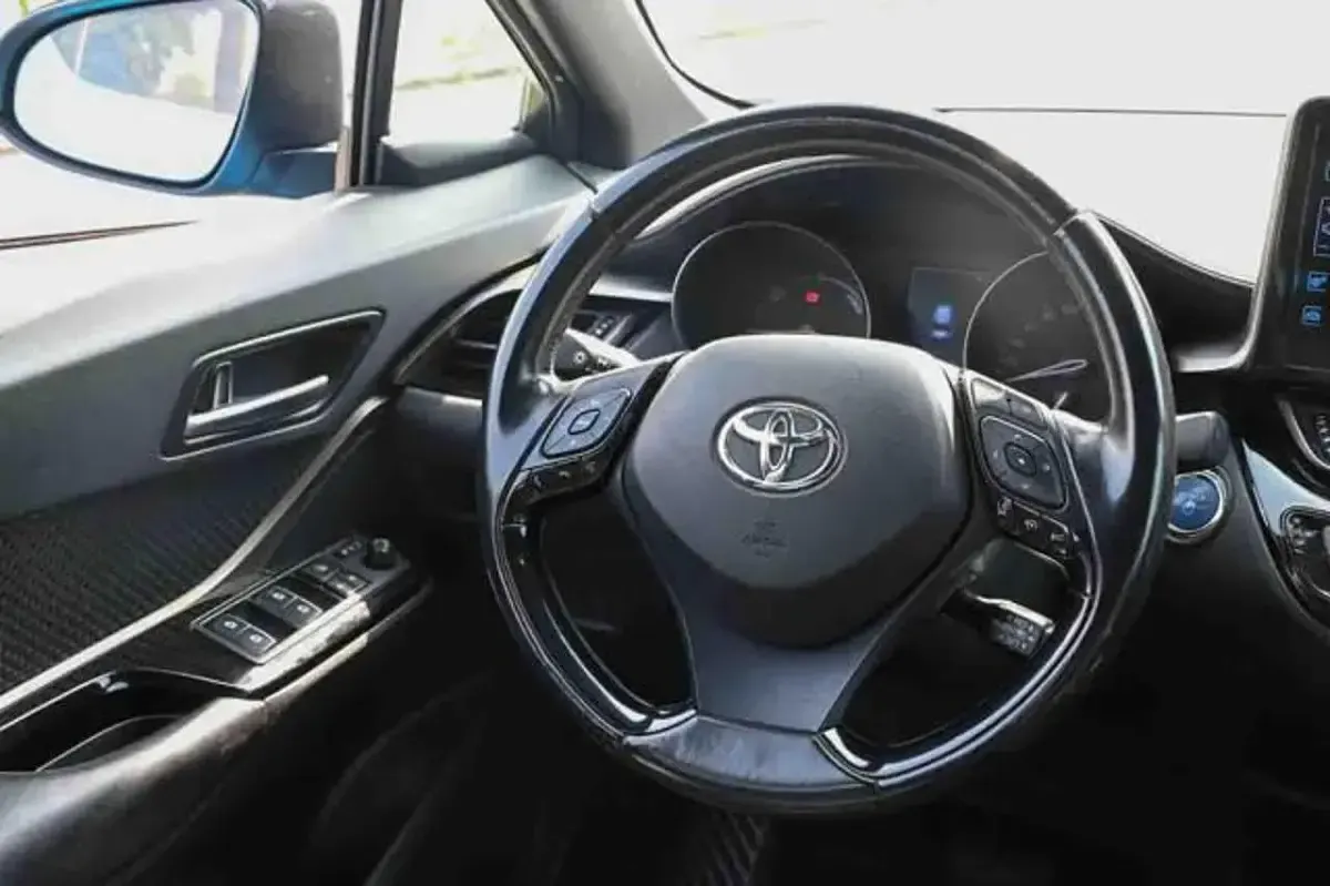 Usata Toyota C-HR Lounge 122 CV (89 kW) 2018 Blu SUV
