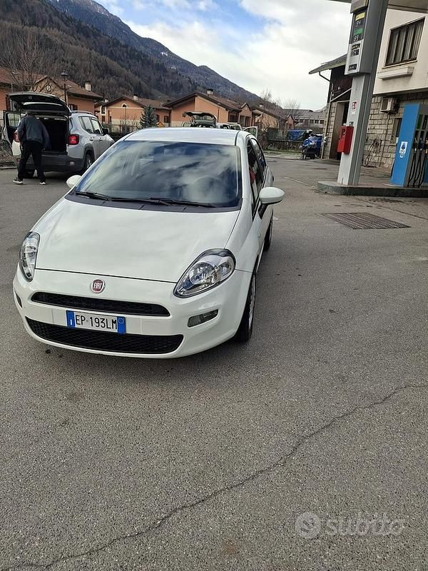Usata Fiat Grande Punto 75 CV (55 kW) 2012 Utilitaria