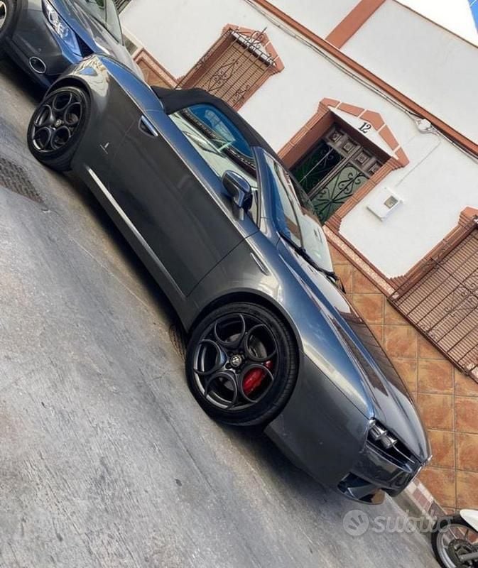 Usata Alfa Romeo Spider 170 CV (125 kW) 2011 Grigio Cabrio