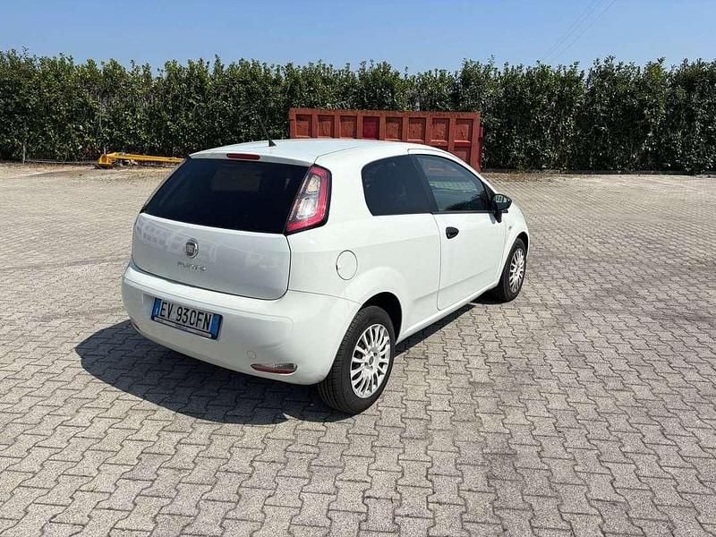 Usata Fiat Punto Street 75 CV (55 kW) 2014 Bianco Utilitaria