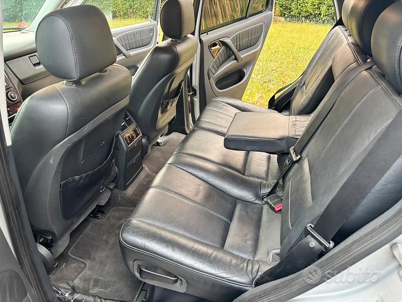 Begagnad Mercedes ML400 250 HK (183 kW) 2002 Grå SUV