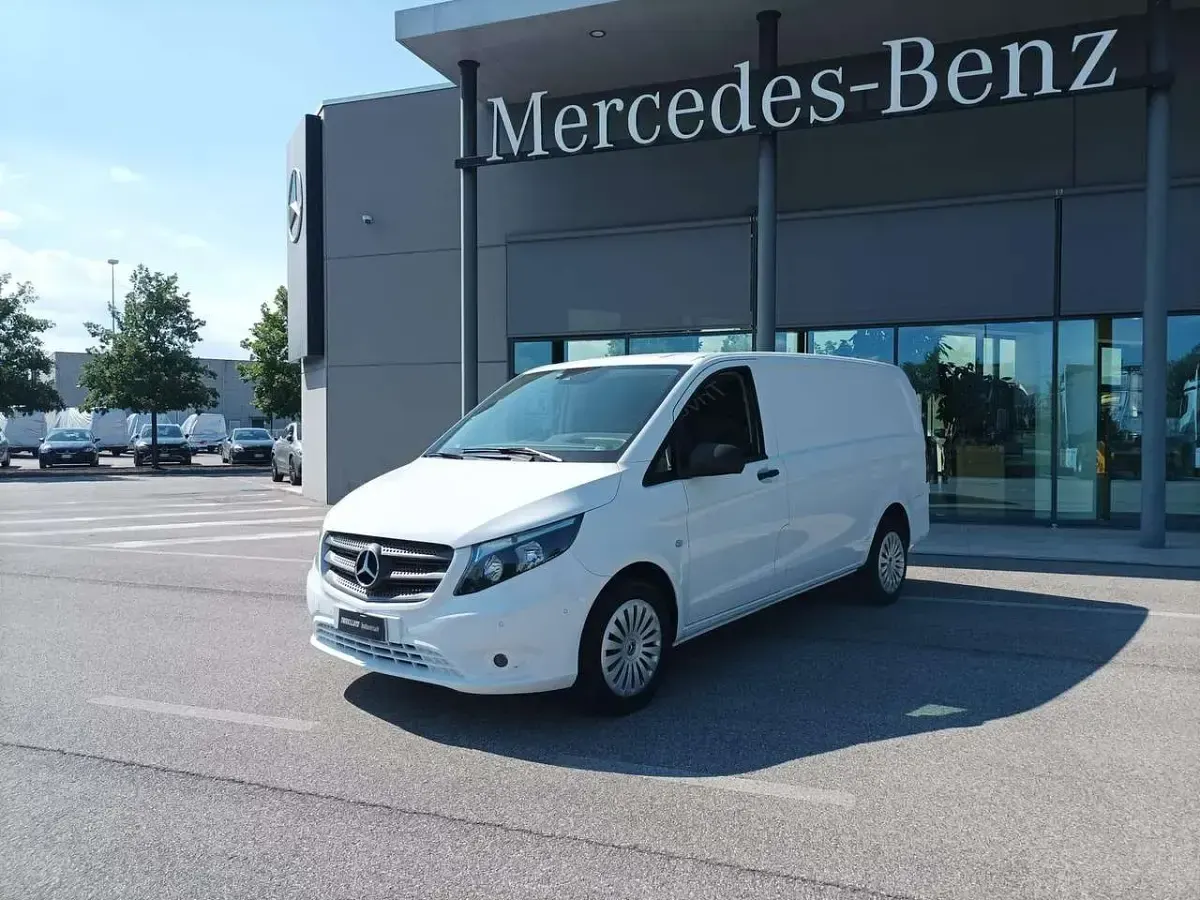 Usata Mercedes Vito Business 190 CV (139 kW) 2019 Bianco artico Furgone