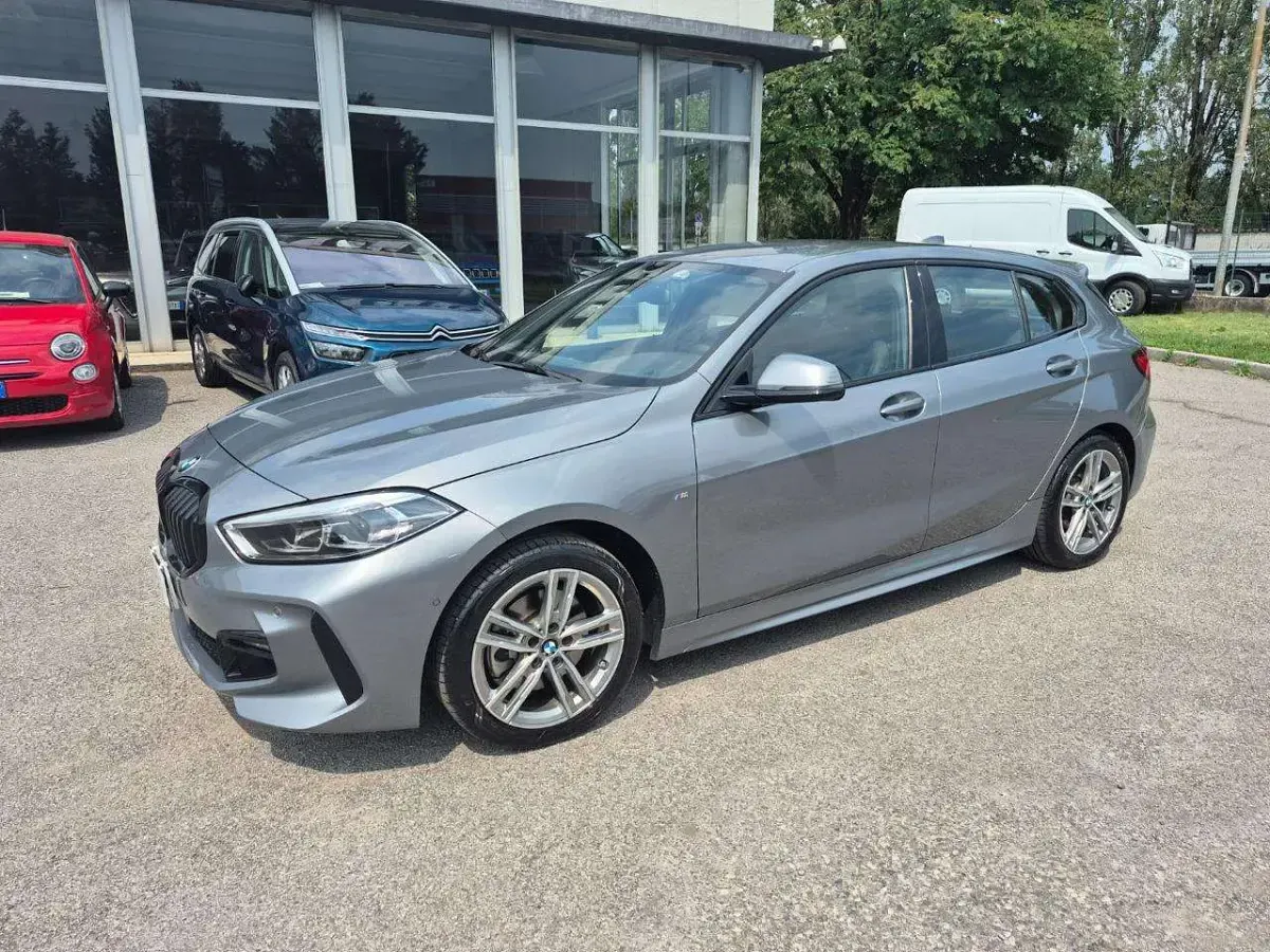 Usata BMW 116 M Sport 116 CV (85 kW) 2022 Grigio scuro Utilitaria