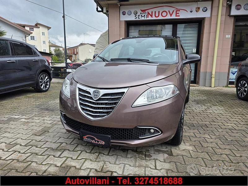 Usata Lancia Ypsilon 95 CV (69 kW) 2015 Marrone Utilitaria