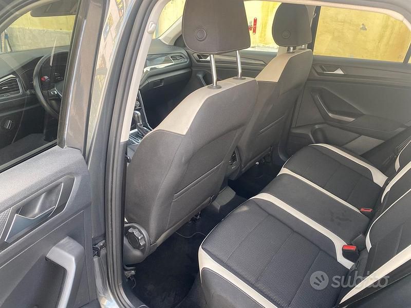 Usata VW T-Roc 150 CV (110 kW) 2019 Grigio SUV