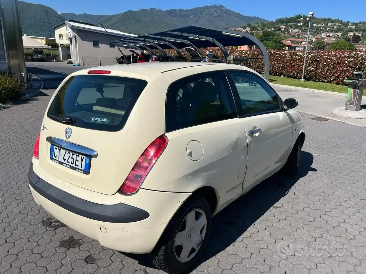 Gebraucht Lancia Ypsilon 60 PS (44 kW) 2005 Gelb Kleinwagen