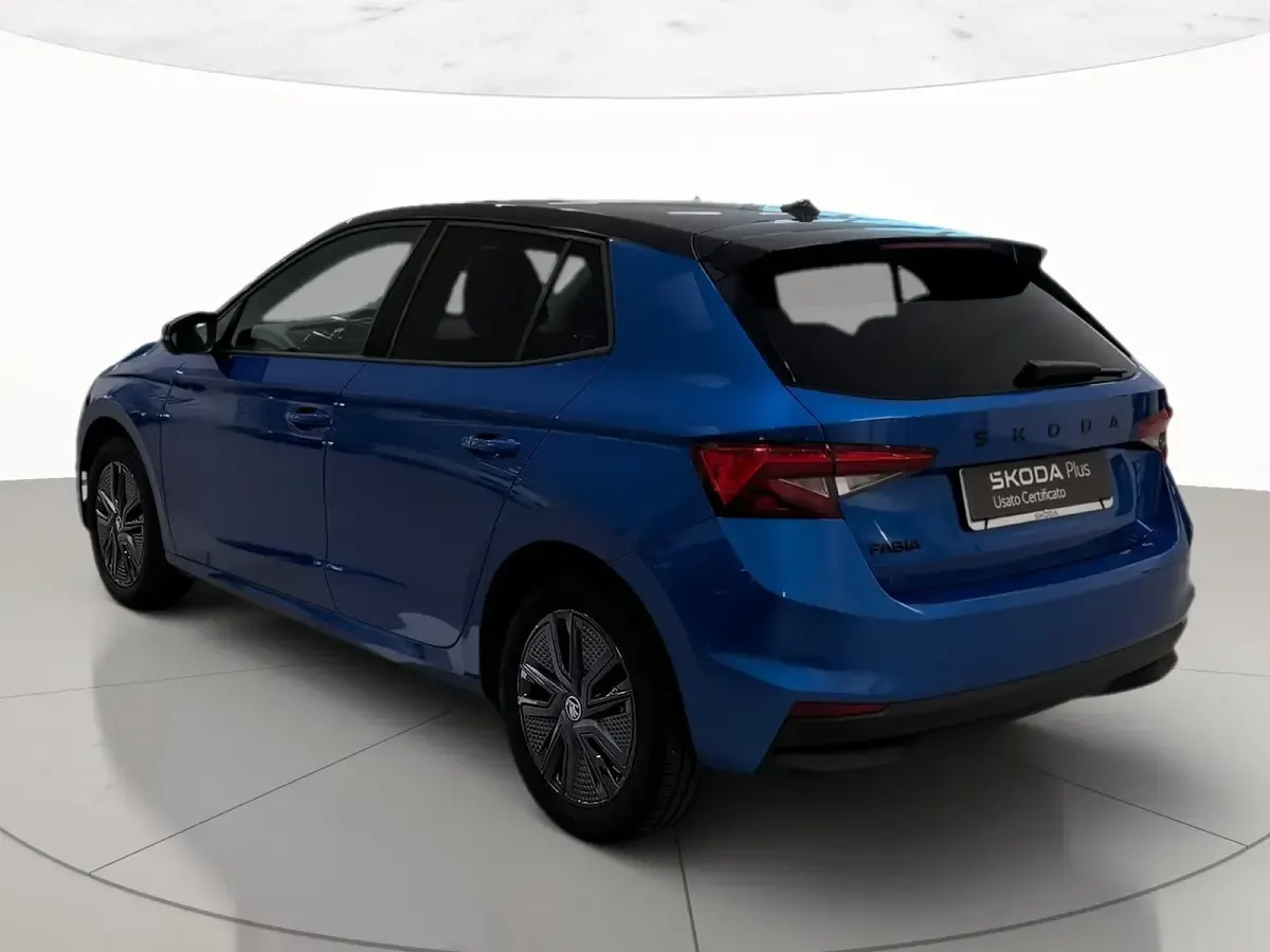 Käytetty Skoda Fabia 2025 Sininen Viistoperä