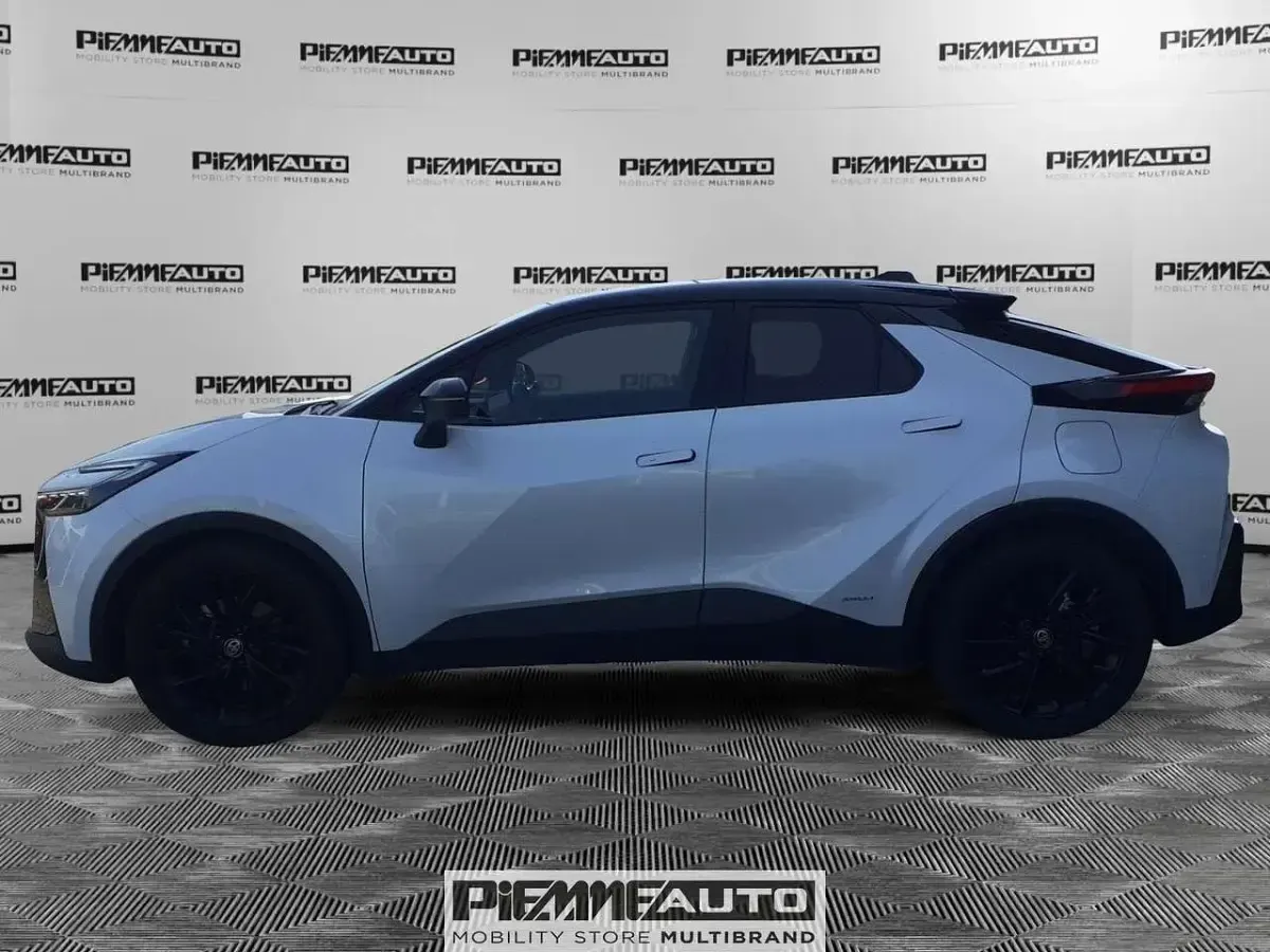 Usata Toyota C-HR Sport 197 CV (144 kW) 2024 Bianco SUV