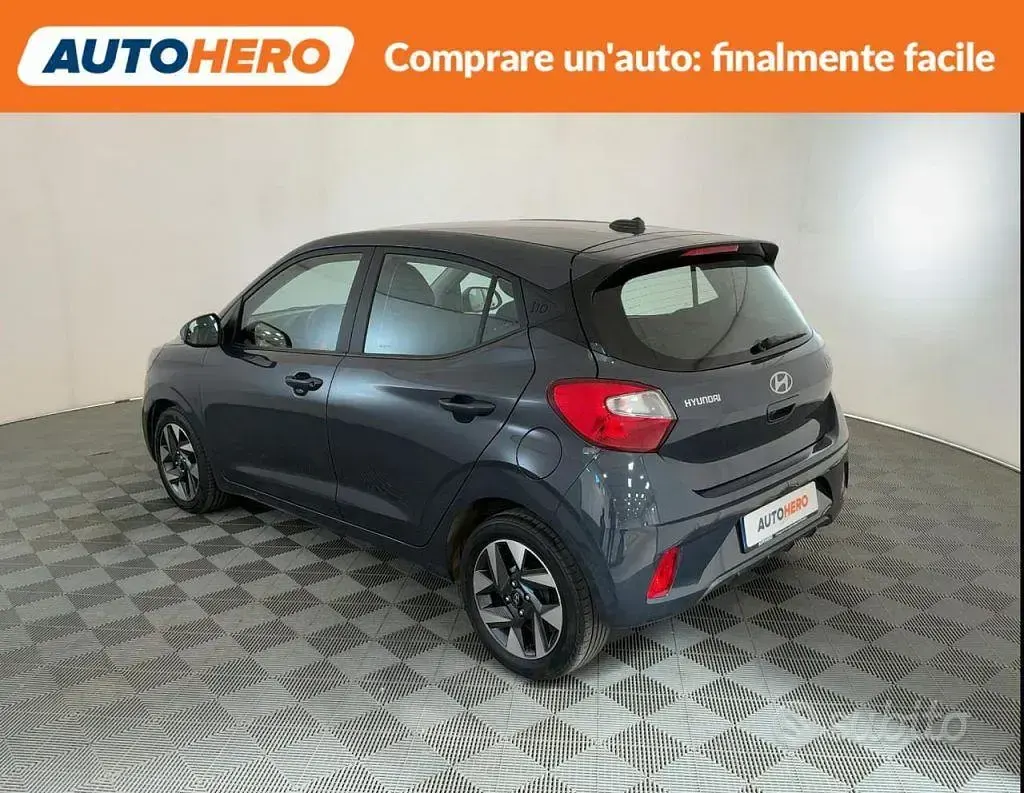 Usata Hyundai i10 63 CV (46 kW) 2025 Grigio Utilitaria