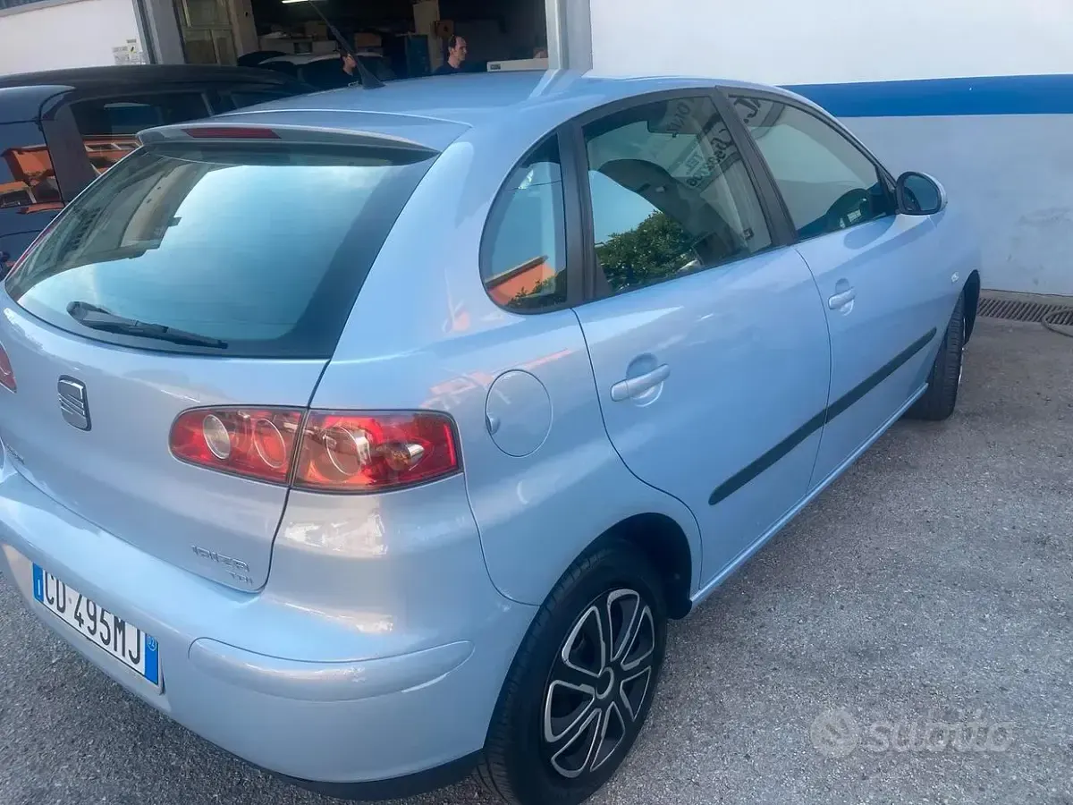 Usata Seat Ibiza 116 CV (85 kW) 2002 Grigio Utilitaria