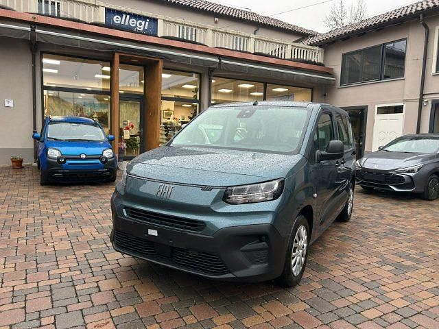 Nuova Fiat Doblò 130 CV (95 kW) 2025 Blu Monovolume