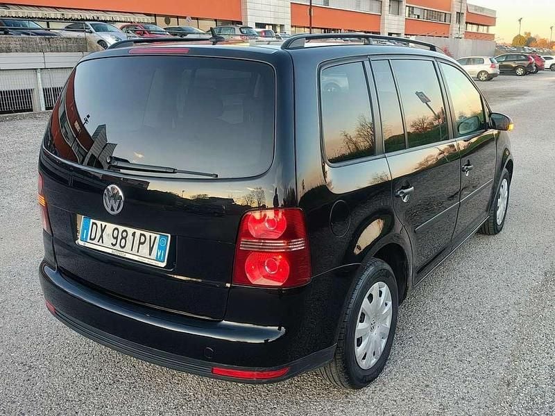 Usata VW Touran Highline 105 CV (77 kW) 2009 Nero Monovolume