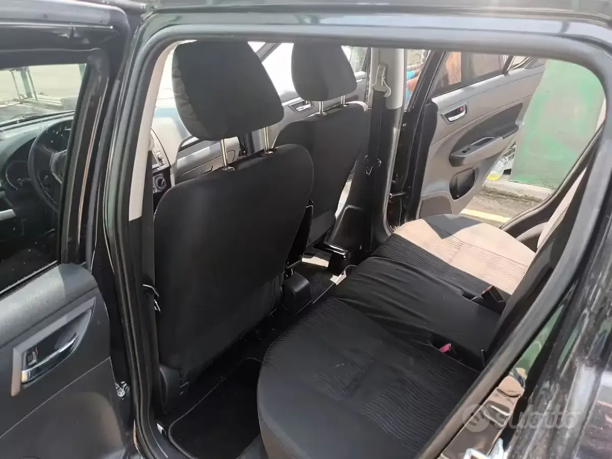 Usata Suzuki Swift 75 CV (55 kW) 2015 Nero Utilitaria