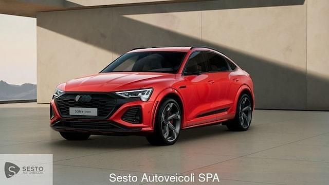 Usata Audi SQ8 e-tron Ambiente 369 kW (503 CV) 2024 Rosso soneira metallizzato SUV