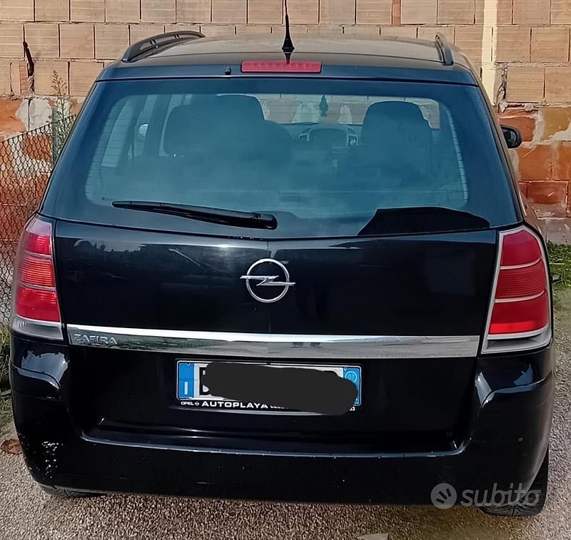 Usata Opel Zafira 101 CV (74 kW) 2007 Nero Monovolume