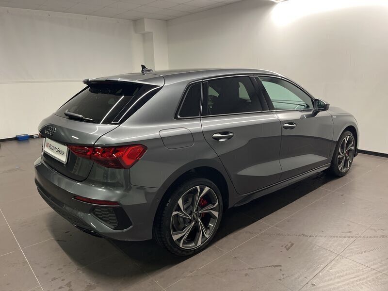 Usata Audi A3 Sportback e-tron S-Line 245 CV (180 kW) 2024 Grigio Utilitaria