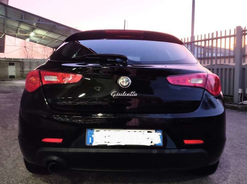 Usata Alfa Romeo Giulietta Distinctive 105 CV (77 kW) 2014 Nero Utilitaria