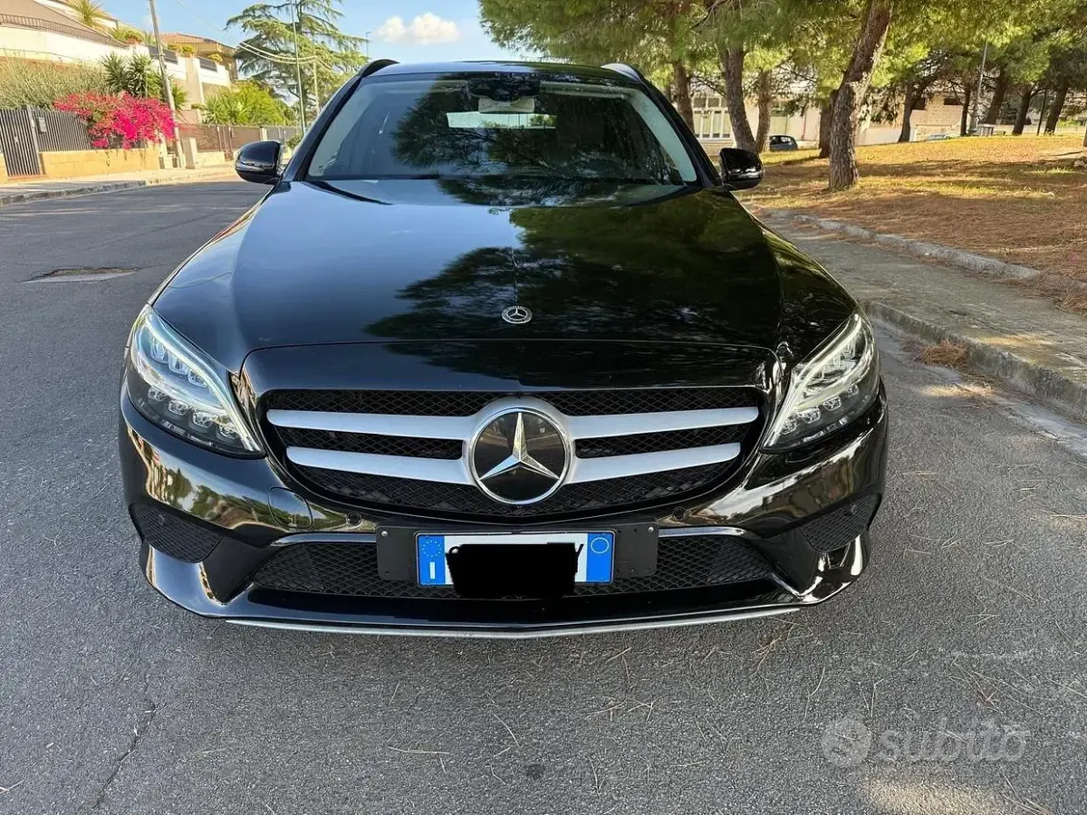 Usata Mercedes C200 160 CV (117 kW) 2020 Nero Station wagon