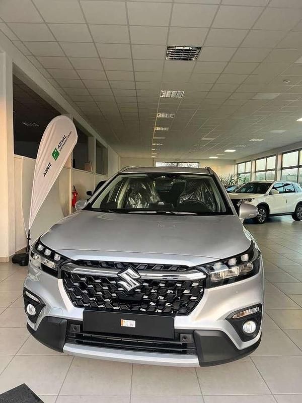 Nuova Suzuki SX4 S-Cross 110 CV (80 kW) 2025 Argento Berlina