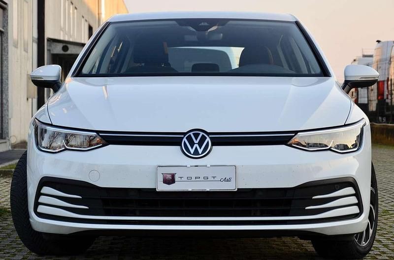 Usata VW Golf VIII Life 116 CV (85 kW) 2021 Bianco Berlina