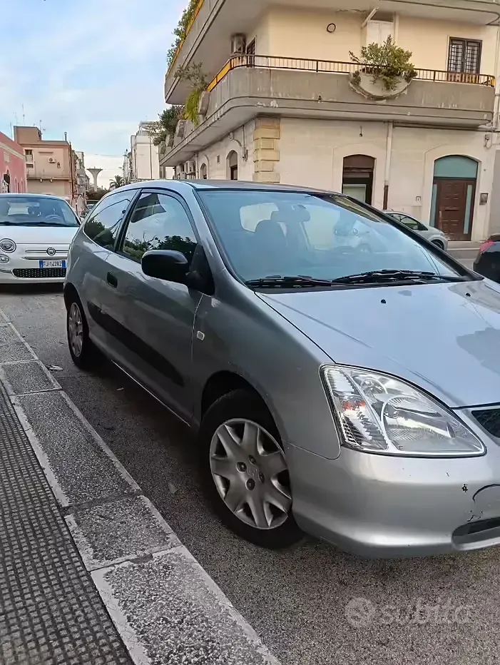 Usata Honda Civic 100 CV (73 kW) 2003 Grigio Berlina