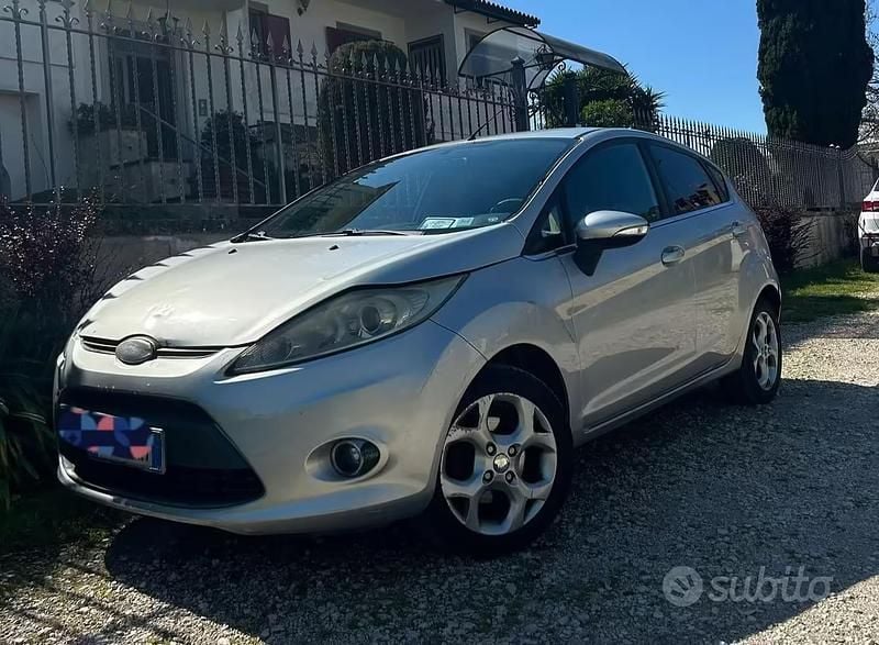 Usata Ford Fiesta Titanium 96 CV (70 kW) 2010 Utilitaria