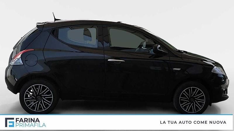 Usata Lancia Ypsilon Gold 69 CV (50 kW) 2024 Nero Utilitaria