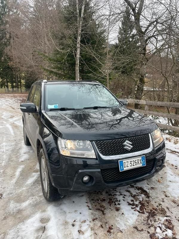 Nero Usata 2010 Suzuki Grand Vitara SUV | 6500 € - Immagine 1/4