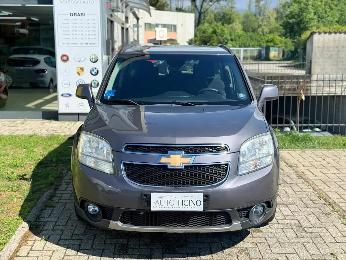 Usata Chevrolet Orlando LT 141 CV (103 kW) 2011 Marrone Monovolume