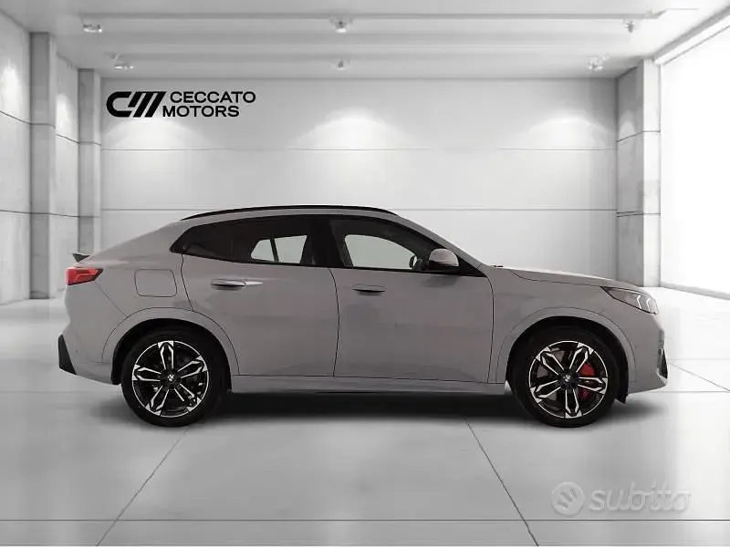 Usata BMW iX2 M Sport 230 kW (313 CV) 2025 Grigio SUV