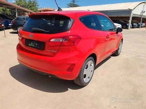 Usata Ford Fiesta Trend 85 CV (62 kW) 2020 Rosso Utilitaria