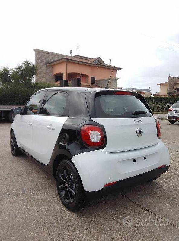 Usata Smart ForFour Passion 71 CV (52 kW) 2017 Bianco Utilitaria