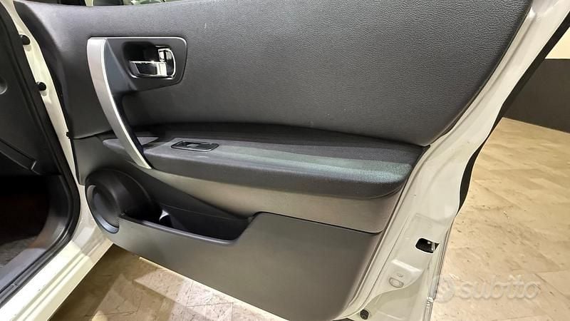 Usata Nissan Qashqai N-TEC 110 CV (80 kW) 2013 Bianco SUV
