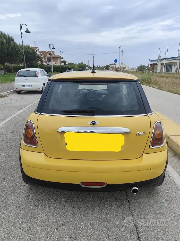 Usata Mini ONE 917 CV (674 kW) 2007 Giallo Utilitaria