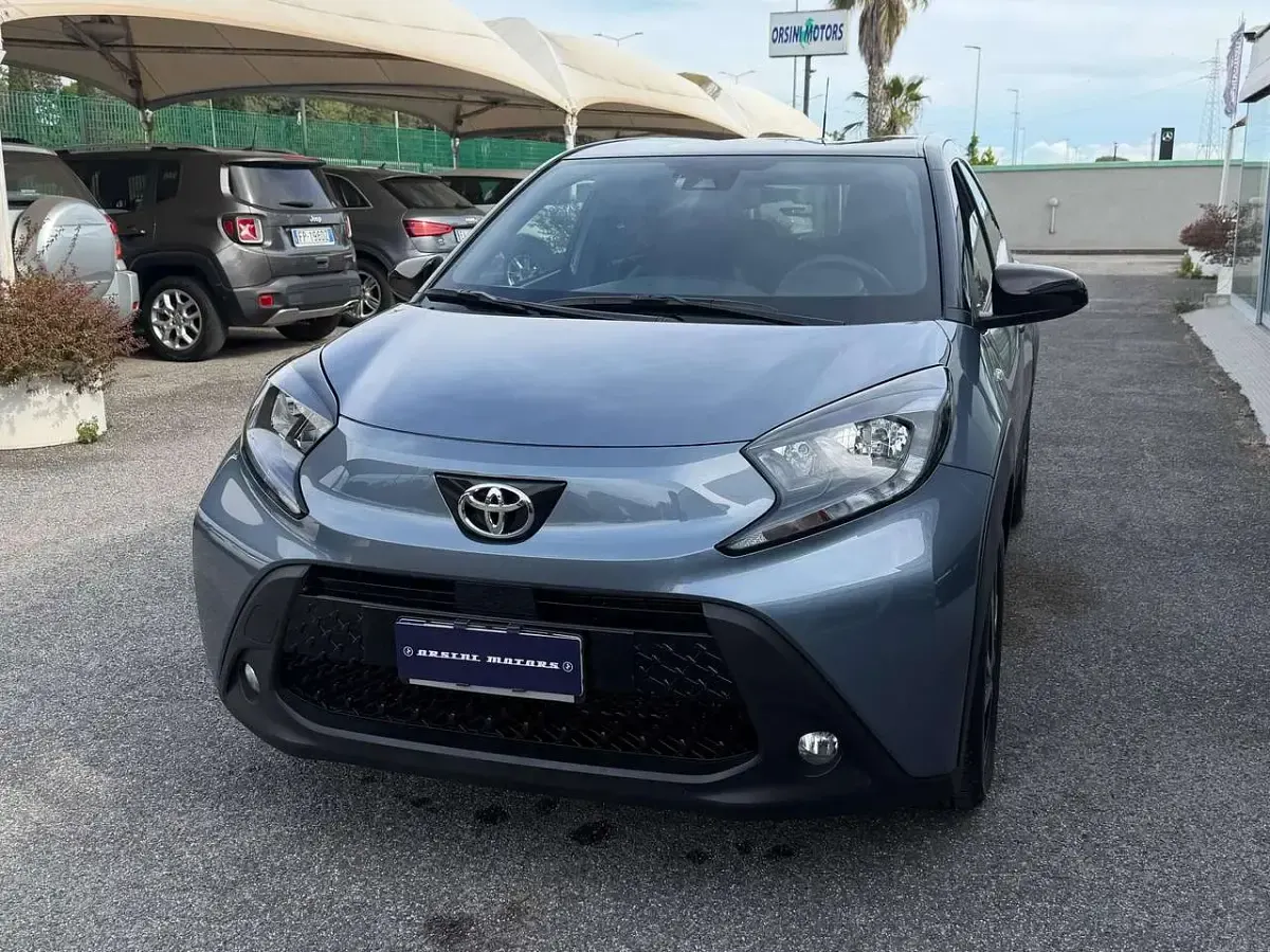 Usata Toyota Aygo X Trend 72 CV (52 kW) 2024 Grigio SUV