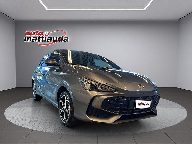 Usado MG MG3 Luxury 195 CV (143 kW) 2025 Plateado Utilitario