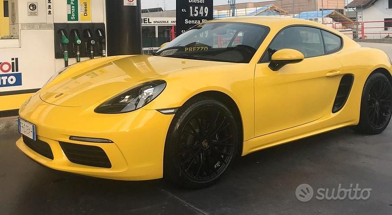 Usata Porsche 718 300 CV (220 kW) 2018 Giallo Coupé