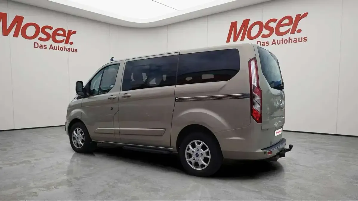 Usata Ford Tourneo Custom Titanium 125 CV (91 kW) 2014 Argento Furgone