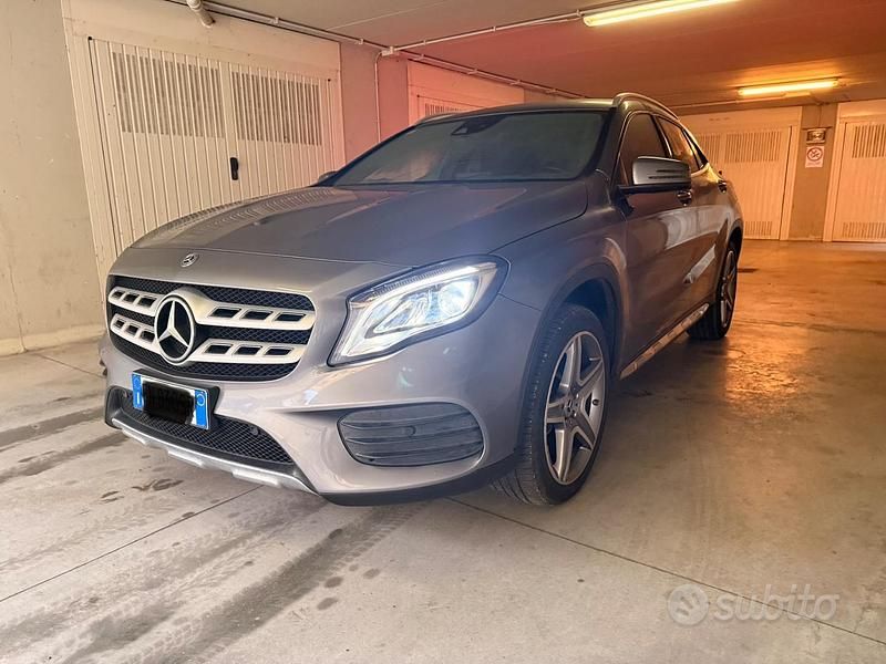 Usata Mercedes GLA200 Premium 136 CV (100 kW) 2018 Grigio SUV