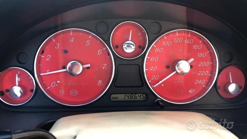Usata Mazda MX5 110 CV (80 kW) 2002 Grigio Cabrio
