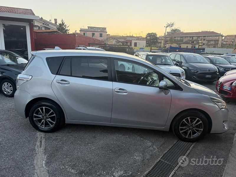 Usata Toyota Verso Style 111 CV (81 kW) 2014 Grigio Monovolume