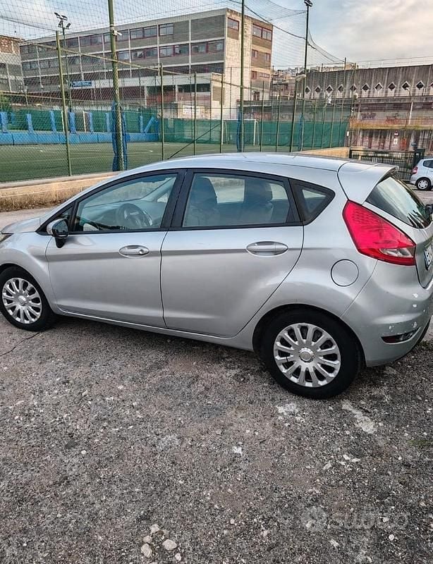 Usata Ford Fiesta 96 CV (70 kW) 2011 Utilitaria