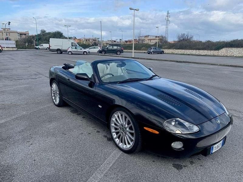 Usata Jaguar XKR S 396 CV (291 kW) 2004 Nero Cabrio
