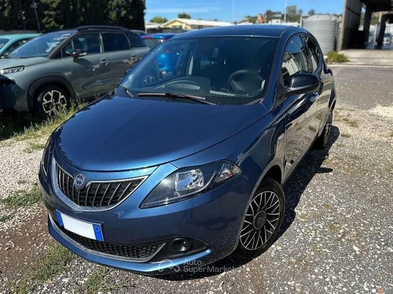 Usata Lancia Ypsilon S 70 CV (51 kW) 2024 Blu Utilitaria