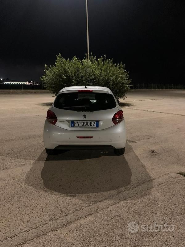 Usata Peugeot 208 82 CV (60 kW) 2019 Bianco Utilitaria