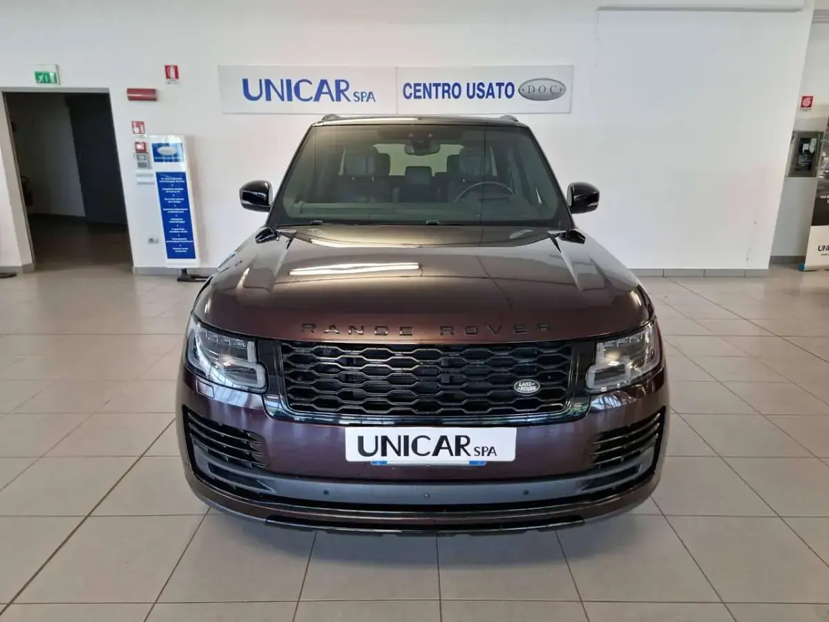 Usata Land Rover Range Rover 351 CV (258 kW) 2022 Rosello red perlato SUV