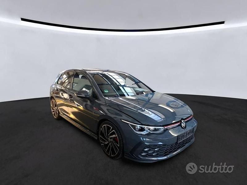 Usata VW Golf VIII GTI 245 CV (180 kW) 2024 Grigio Berlina