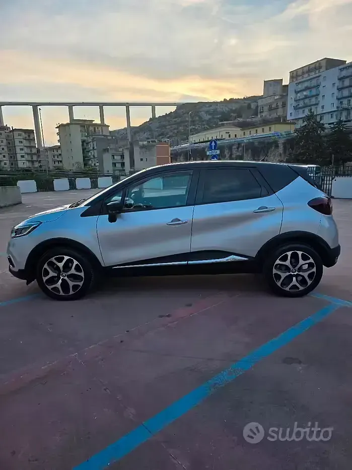 Usata Renault Captur 90 CV (66 kW) 2018 Grigio SUV