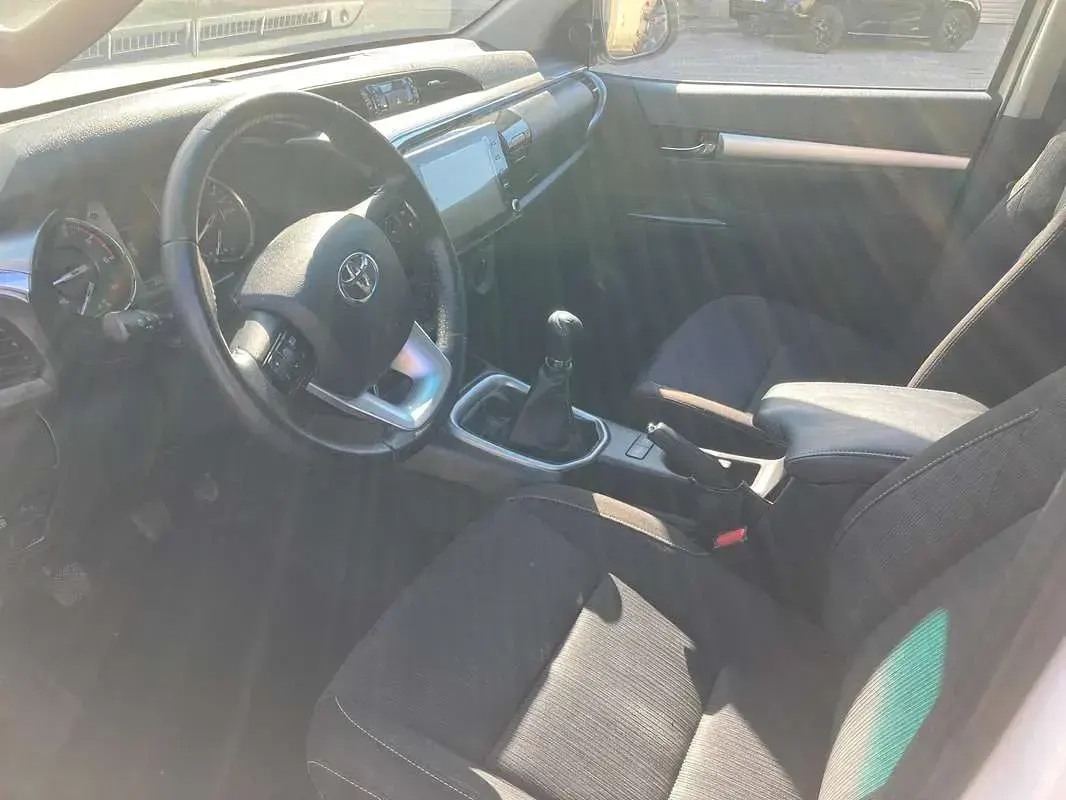 Occasion Toyota HiLux Lounge 150 ch (110 kW) 2021 Blanc Pick-up